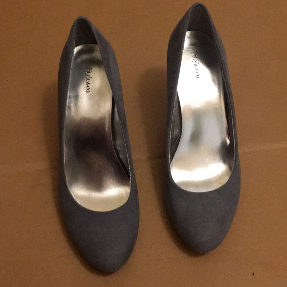 Style & Co Round Toe Pumps
